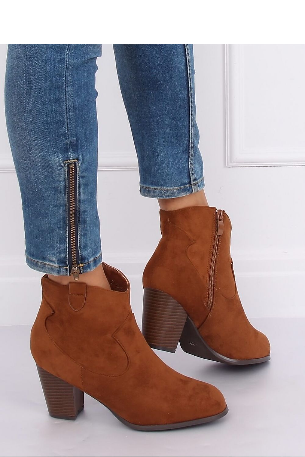 Stiefeletten mit Absatz Model 135828 Inello