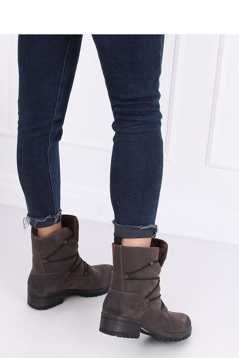 Stiefeletten mit Absatz Model 139246 Inello