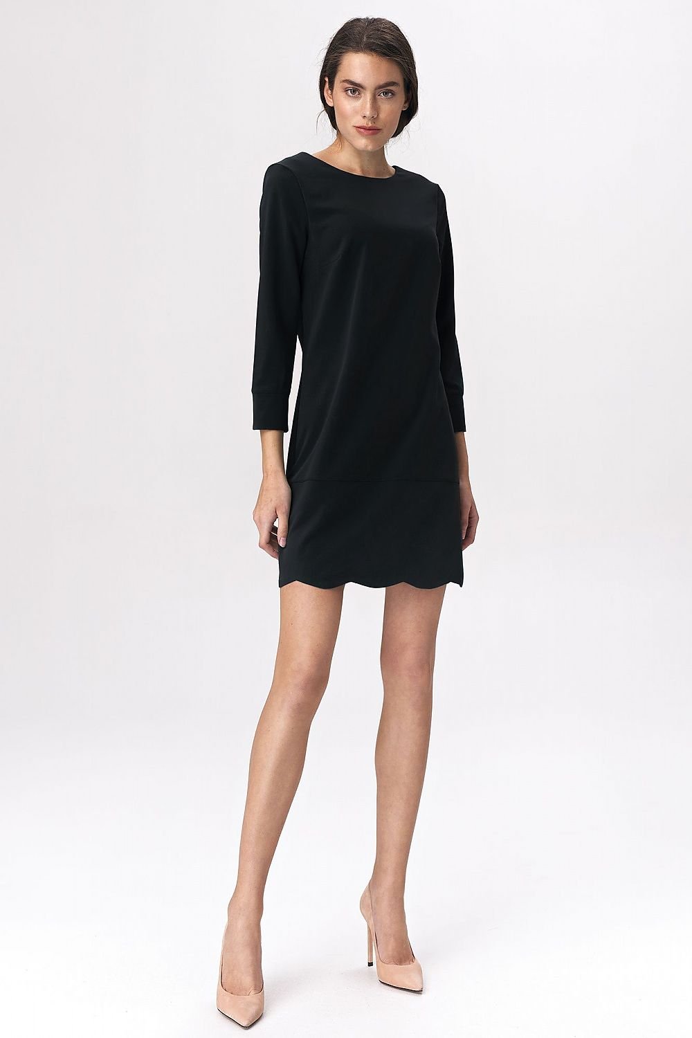 Kurzes Kleid Model 141301 Nife