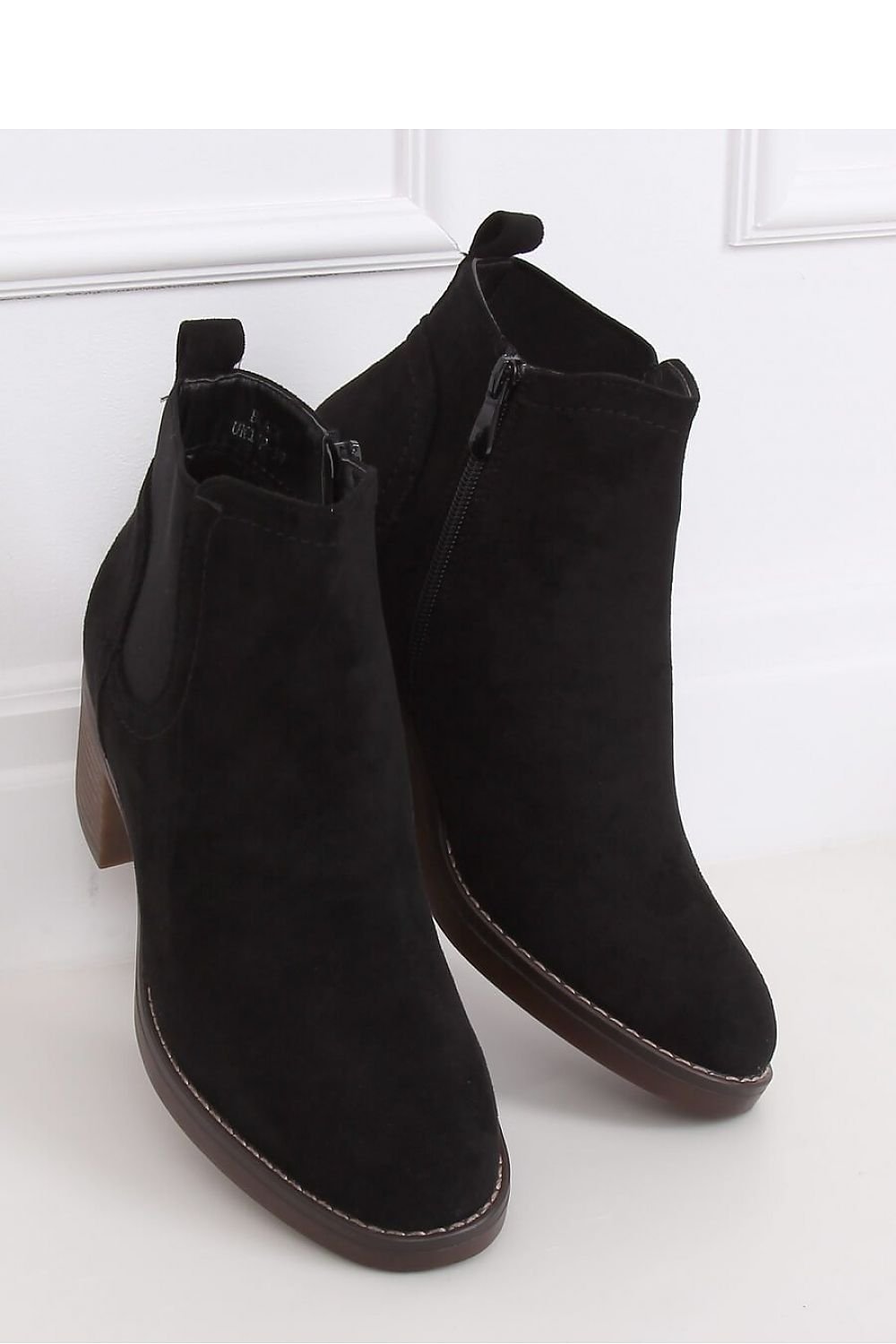 Stiefeletten mit Absatz Model 146818 Inello