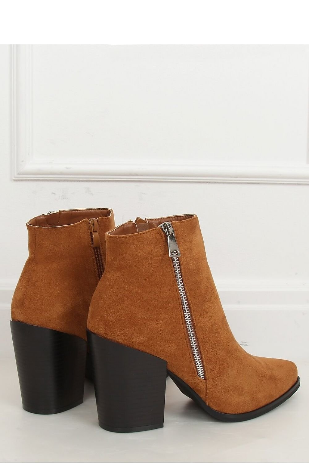 Stiefeletten mit Absatz Model 148671 Inello