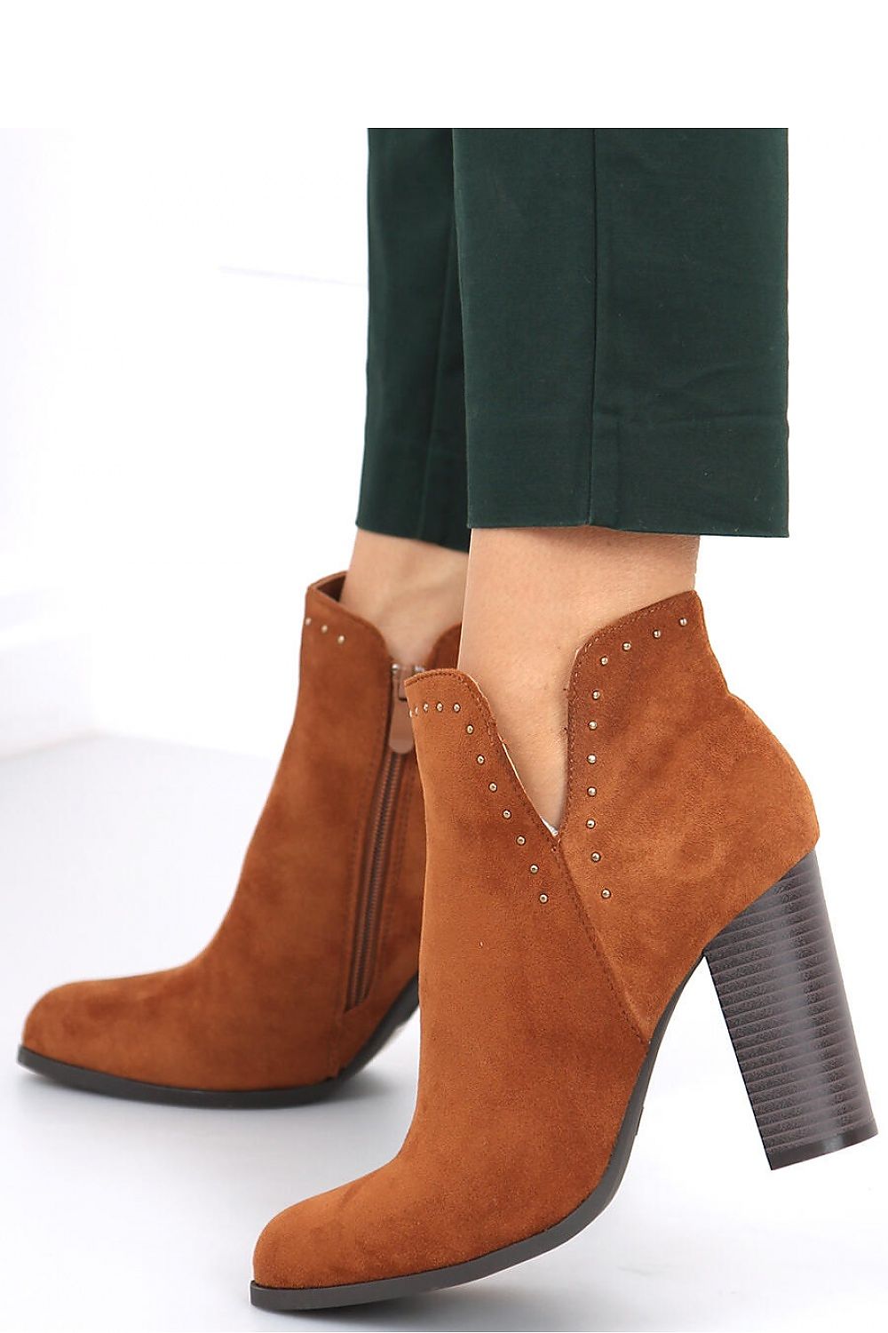 Stiefeletten mit Absatz Model 160701 Inello