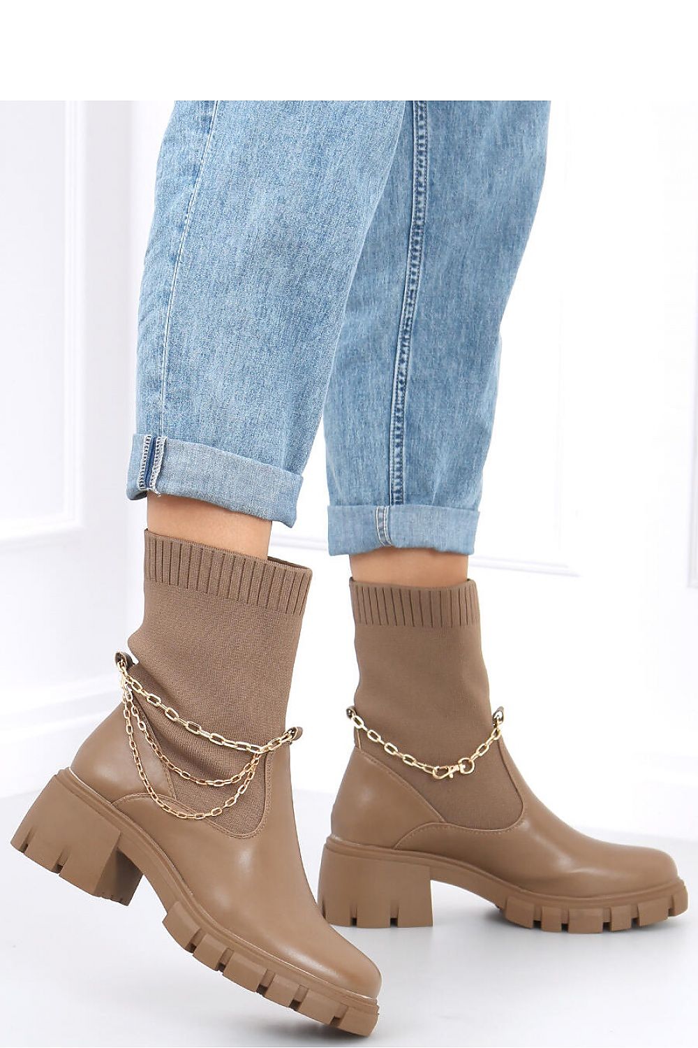 Stiefeletten mit Absatz Model 160717 Inello