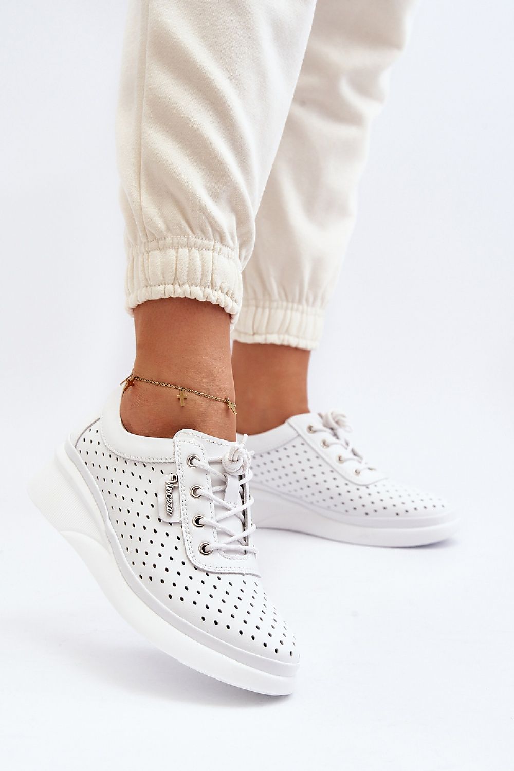 Sneakers Model 193511 Step in style