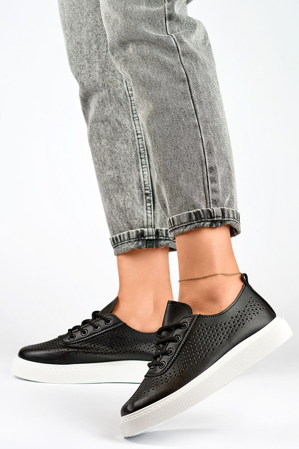 Sneakers Model 193735 PRIMO