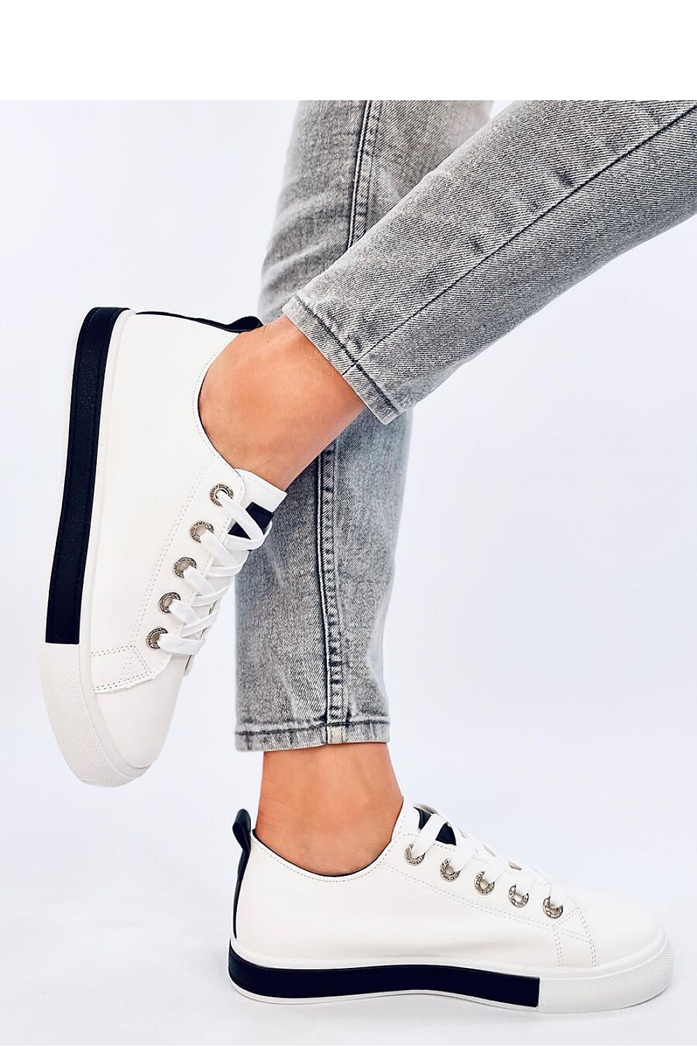 Sneakers Model 194032 Inello