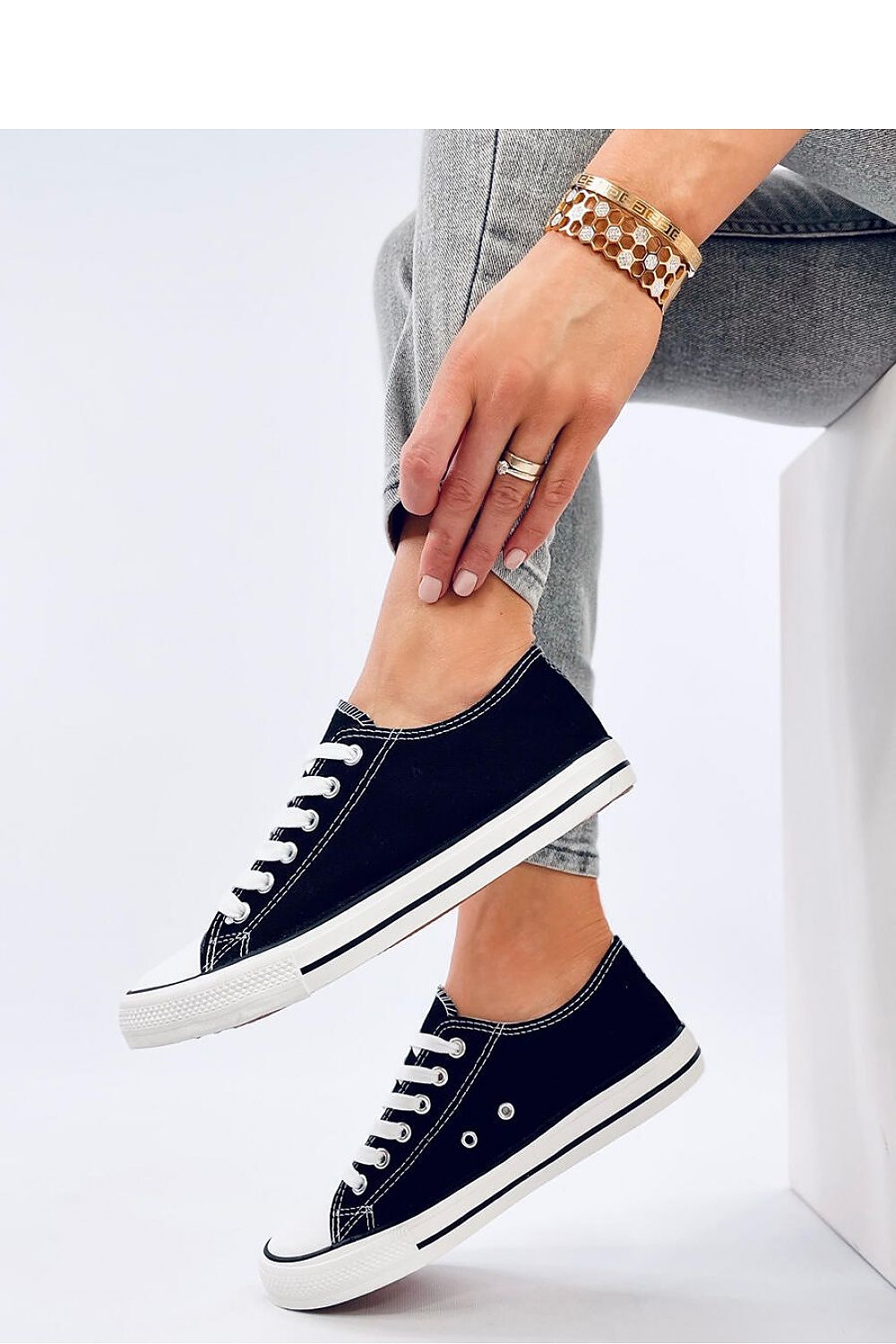Sneakers Model 194240 Inello