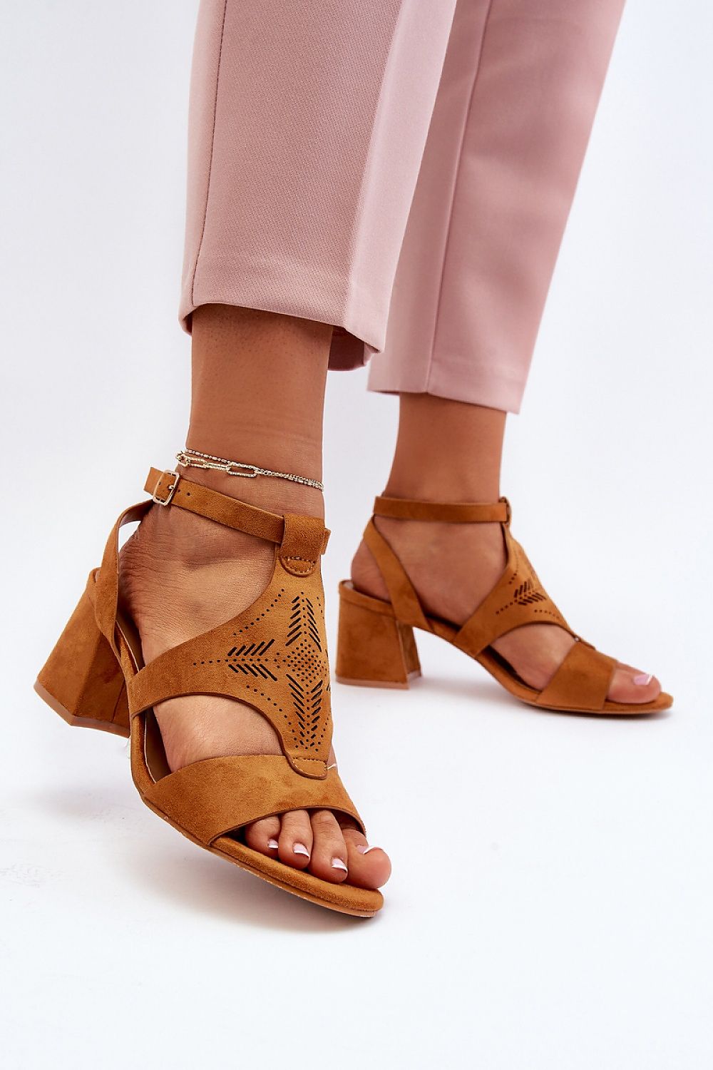 Sandalen mit Absatz Model 194491 Step in style