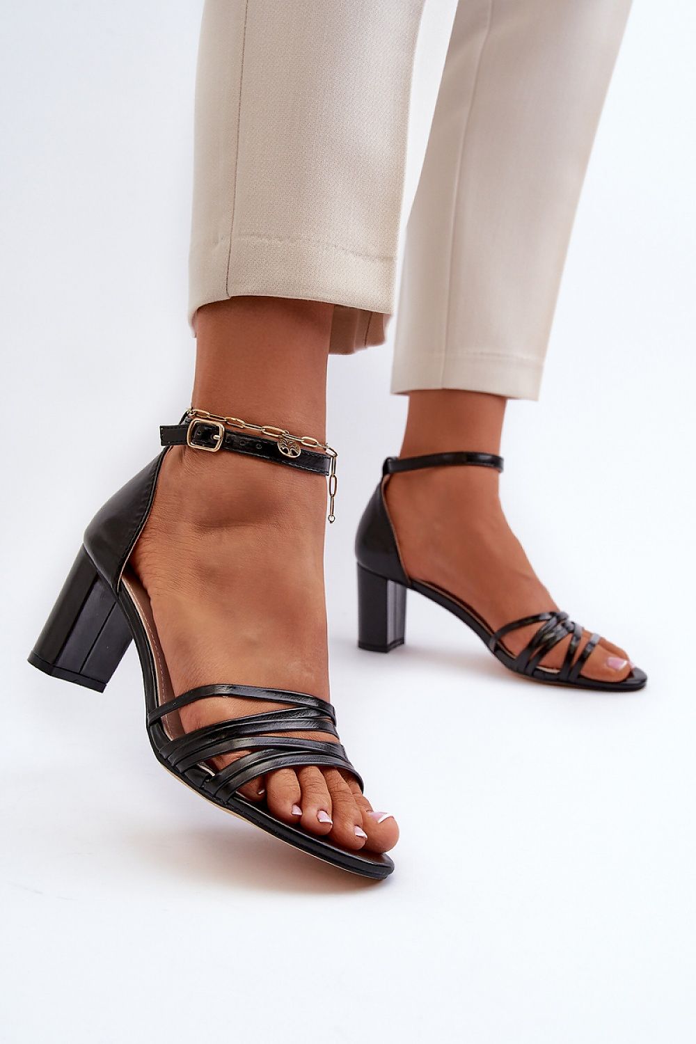 Sandalen mit Absatz Model 194992 Step in style