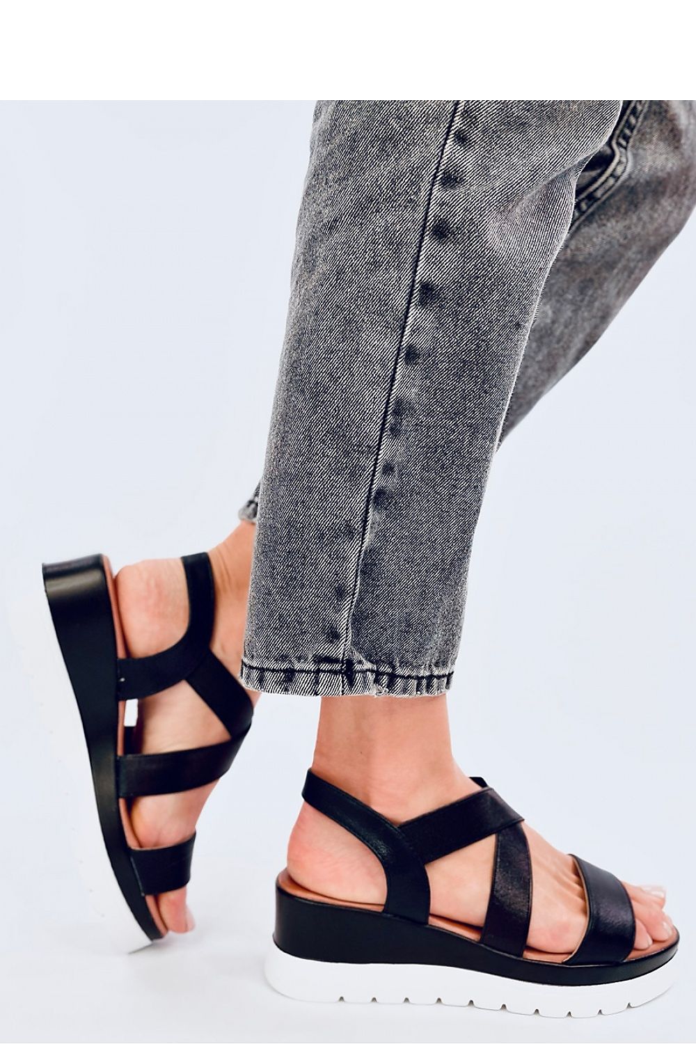 Sandalen mit Absatz Model 195139 Inello