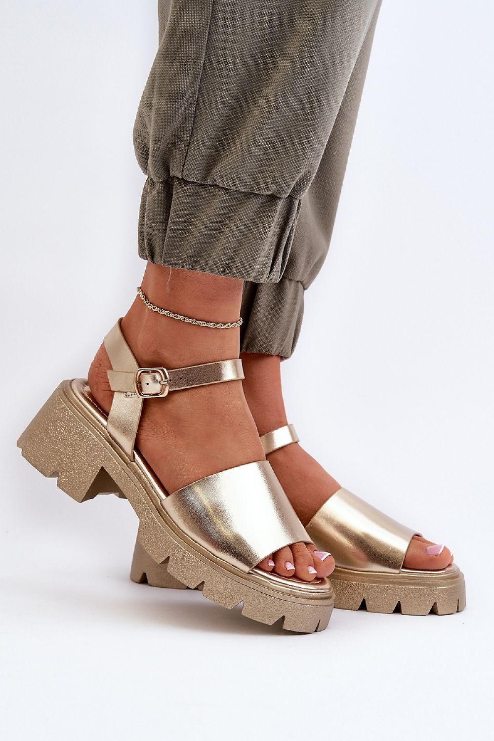Sandalen mit Absatz Model 195270 Step in style