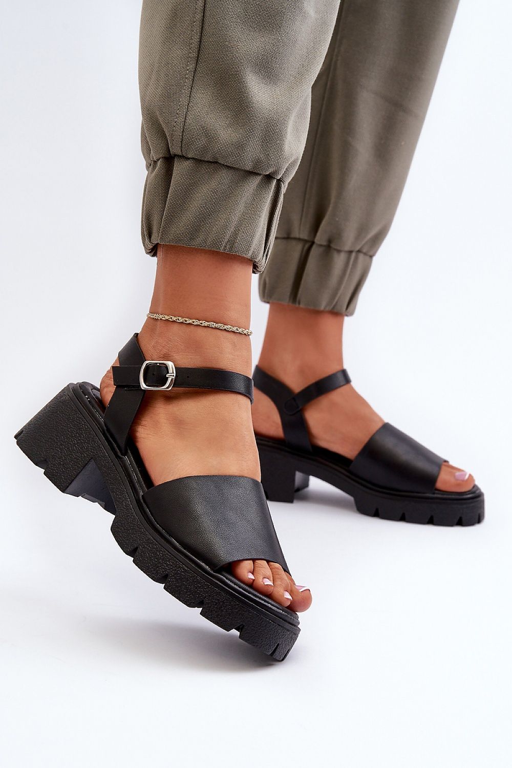 Sandalen mit Absatz Model 195271 Step in style