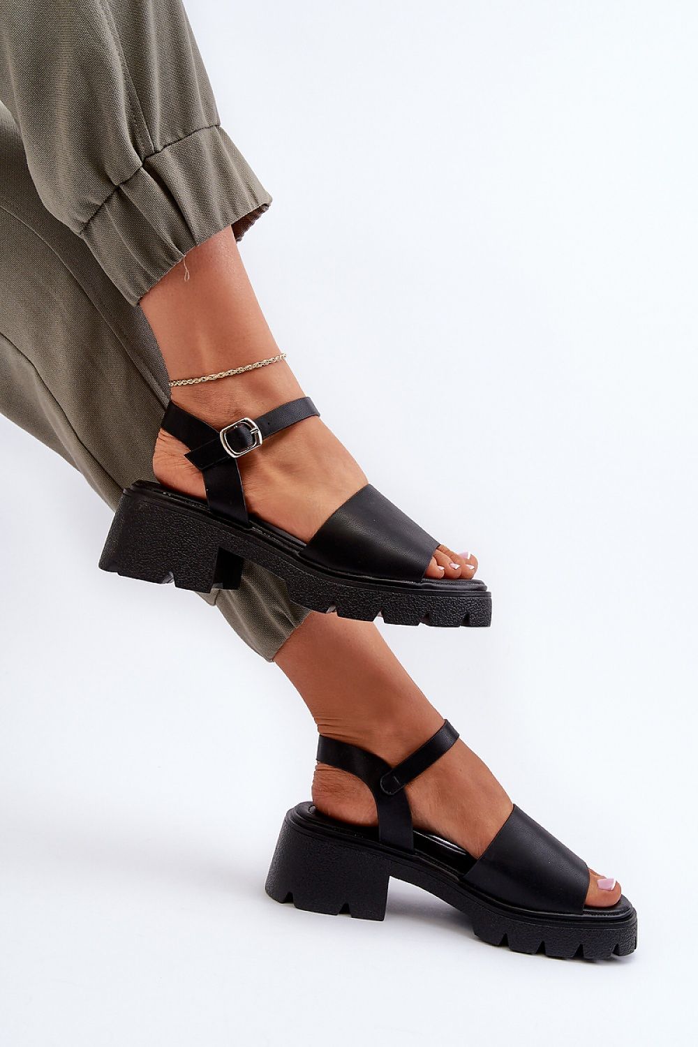 Sandalen mit Absatz Model 195271 Step in style