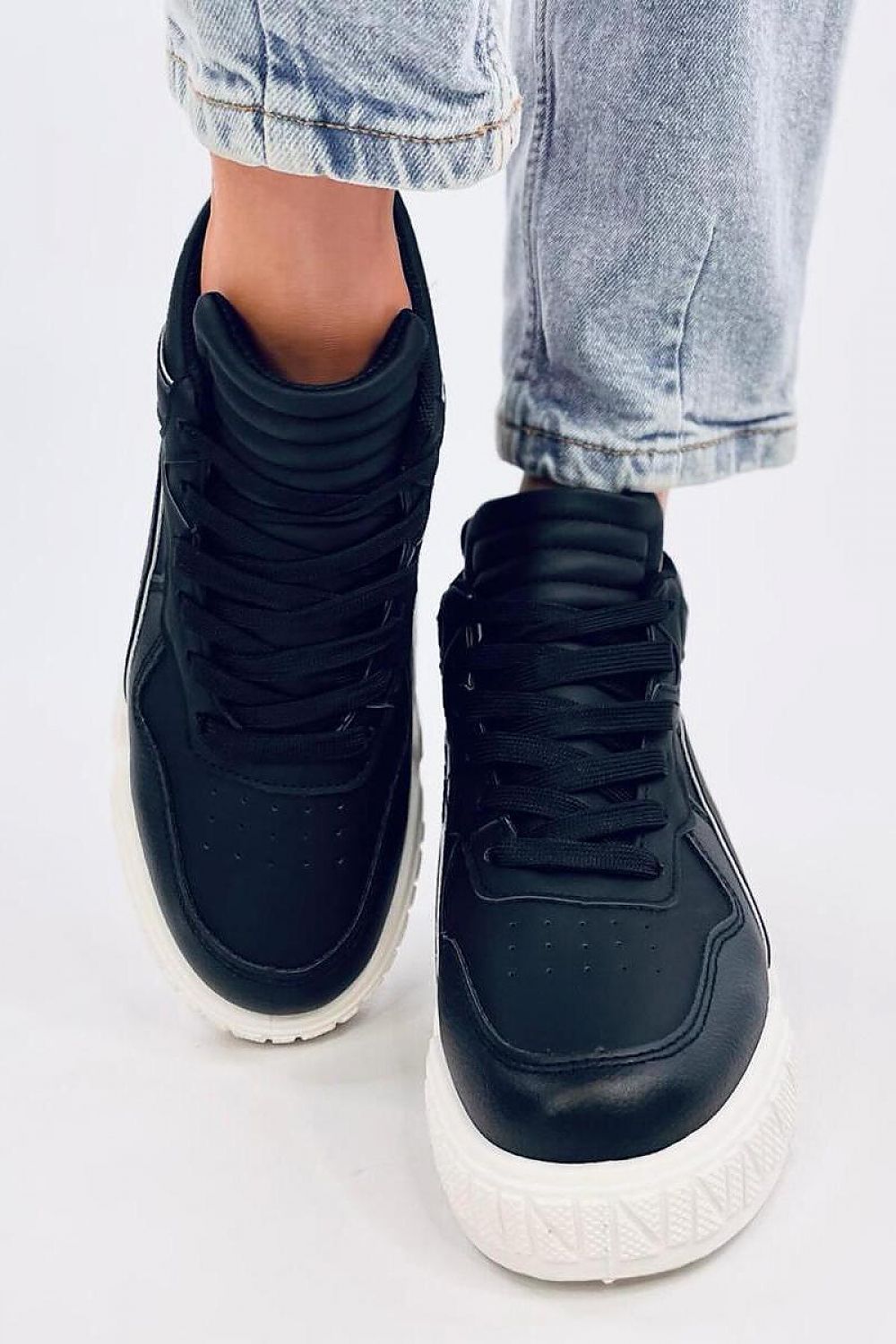 Sportschuhe Model 195552 Inello