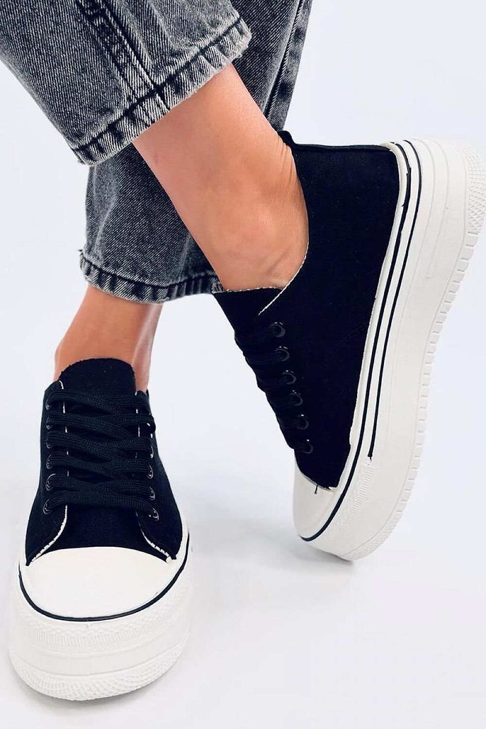 Sneakers Model 195621 Inello