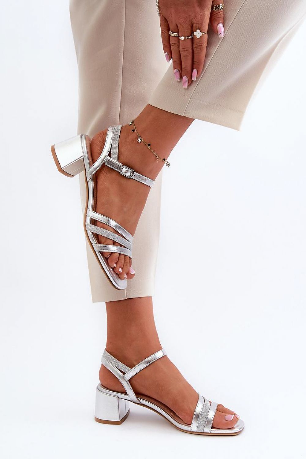 Sandalen mit Absatz Model 195746 Step in style