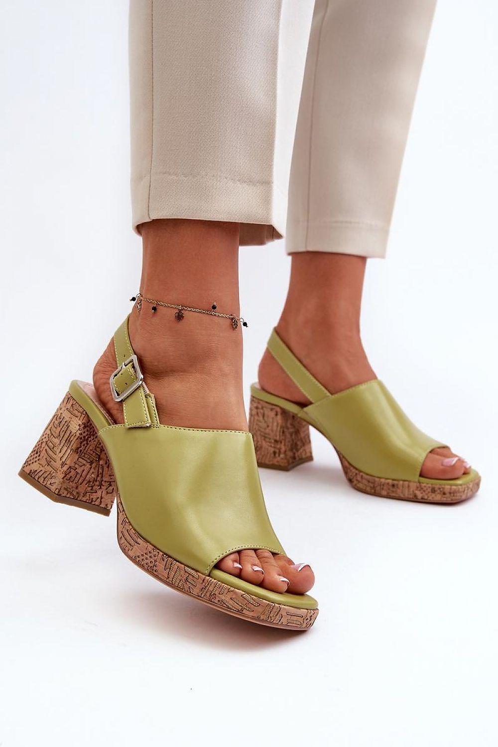 Sandalen mit Absatz Model 195747 Step in style