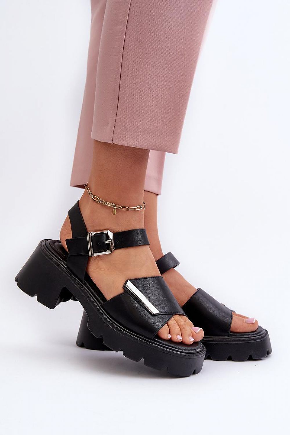 Sandalen mit Absatz Model 196954 Step in style