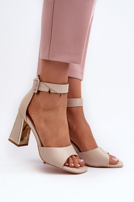 Sandalen mit Absatz Model 197089 Step in style