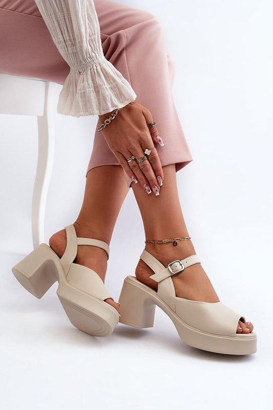Sandalen mit Absatz Model 197106 Step in style