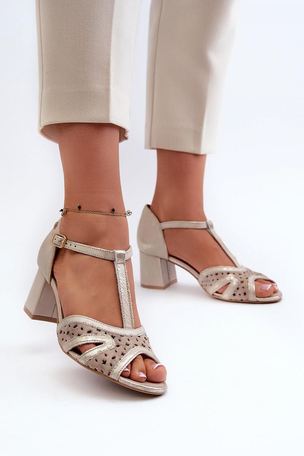 Sandalen mit Absatz Model 197701 Step in style
