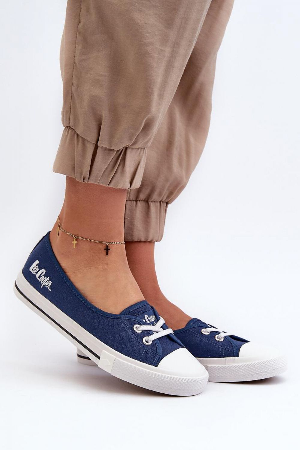Sneakers Model 197886 Step in style