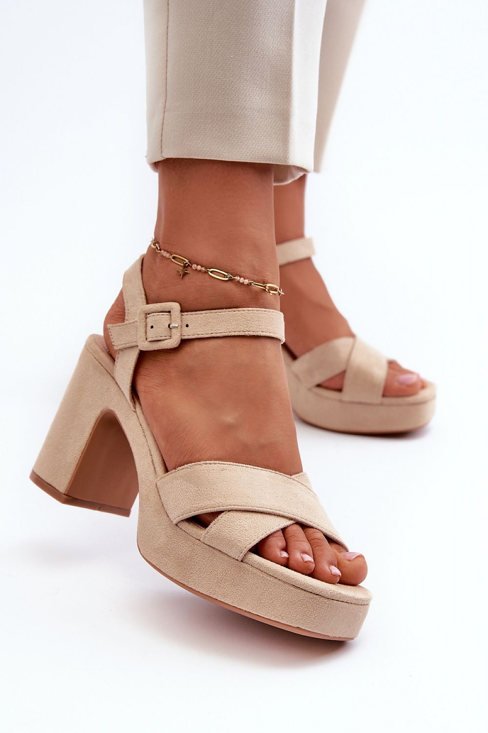Sandalen mit Absatz Model 198781 Step in style