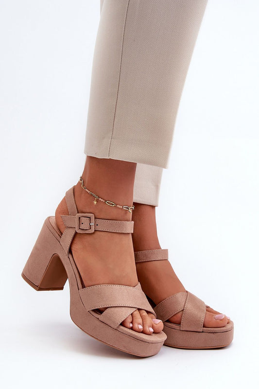 Sandalen mit Absatz Model 198782 Step in style