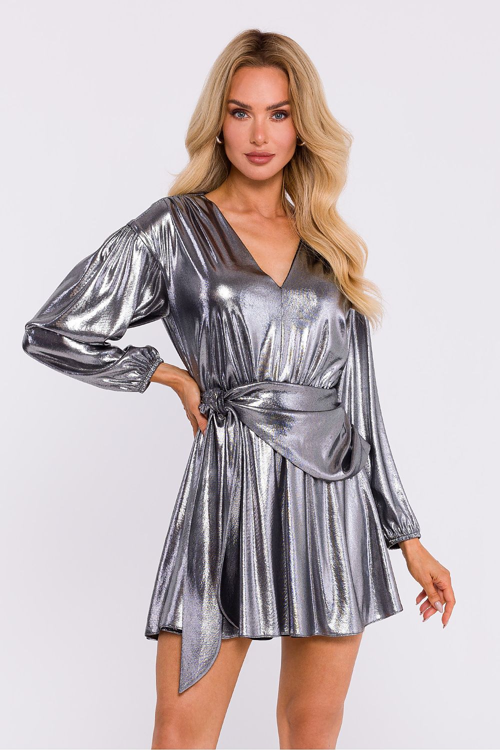 Kurzes Kleid Model 201650 Moe