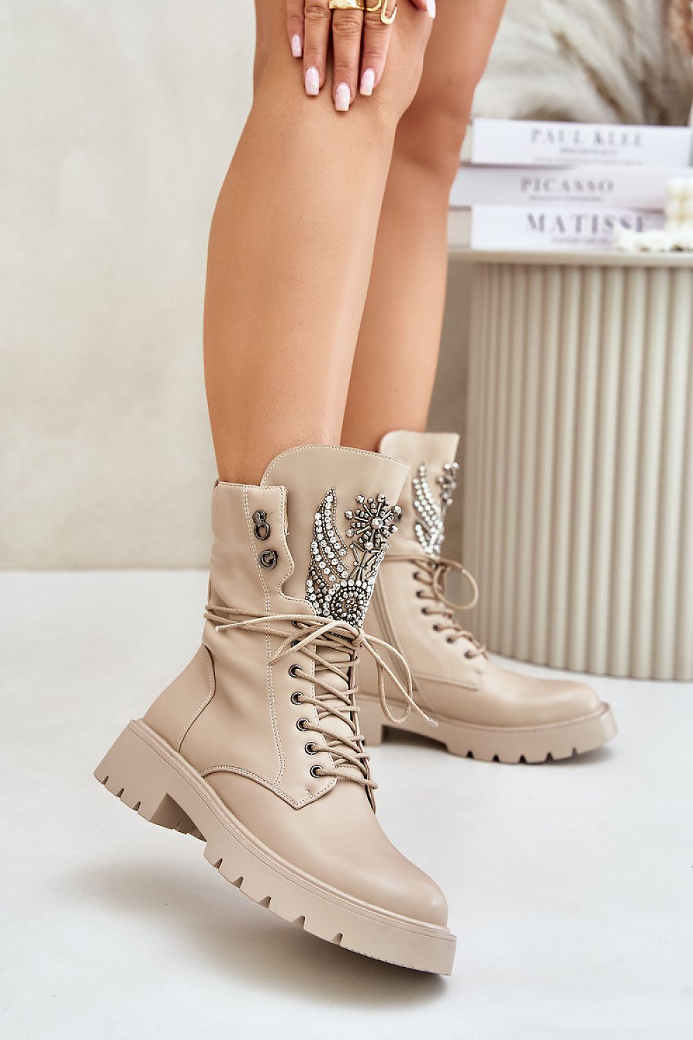 Boot Model 202050 Step in style