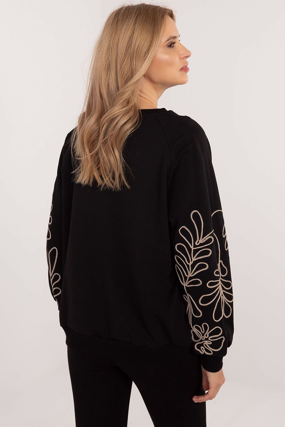  Sweater model 208225 Relevance 