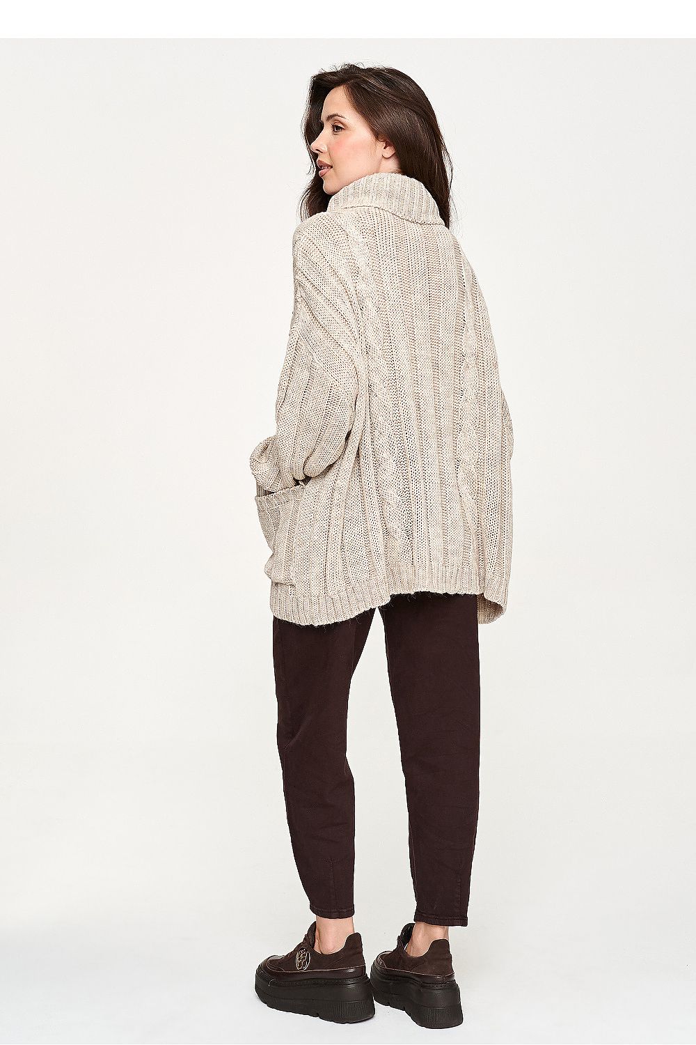 Rollkragenpullover model 232052 Makadamia 