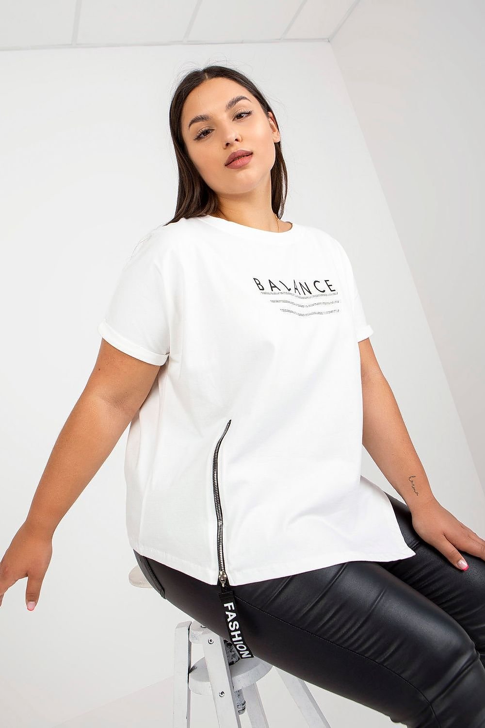 Plus-Size T-shirt Model 166725 Relevance