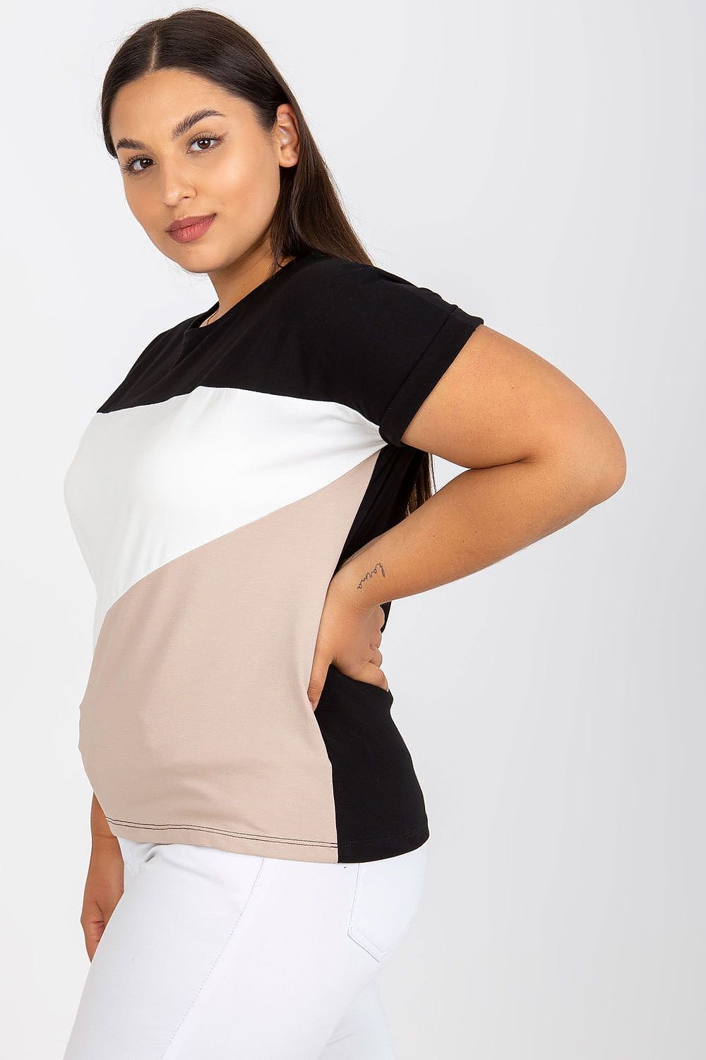 Plus-Size T-shirt Model 166732 Relevance