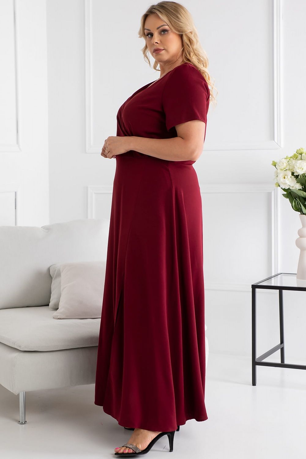 Plus-Size Kleider Model 168949 Karko