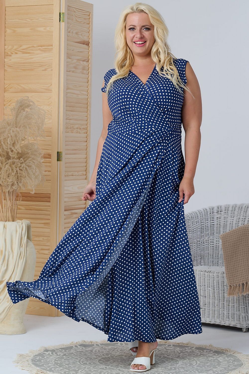 Plus-Size Kleider Model 169390 Karko