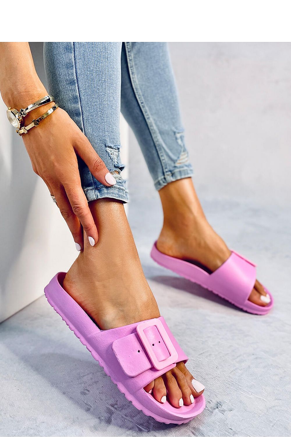 Pantoletten model 180570 Inello 
