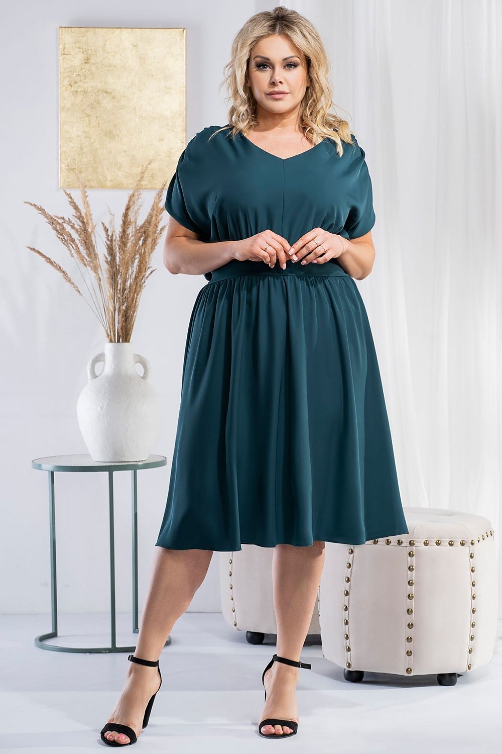 Plus-Size Kleider Model 183387 Karko