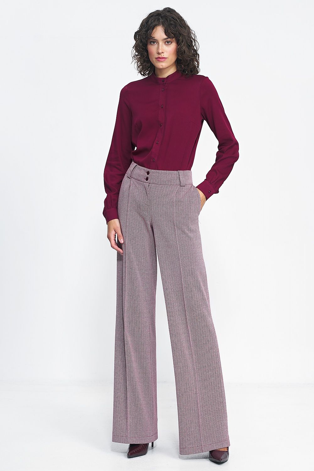 Lange Hose Model 184592 Nife