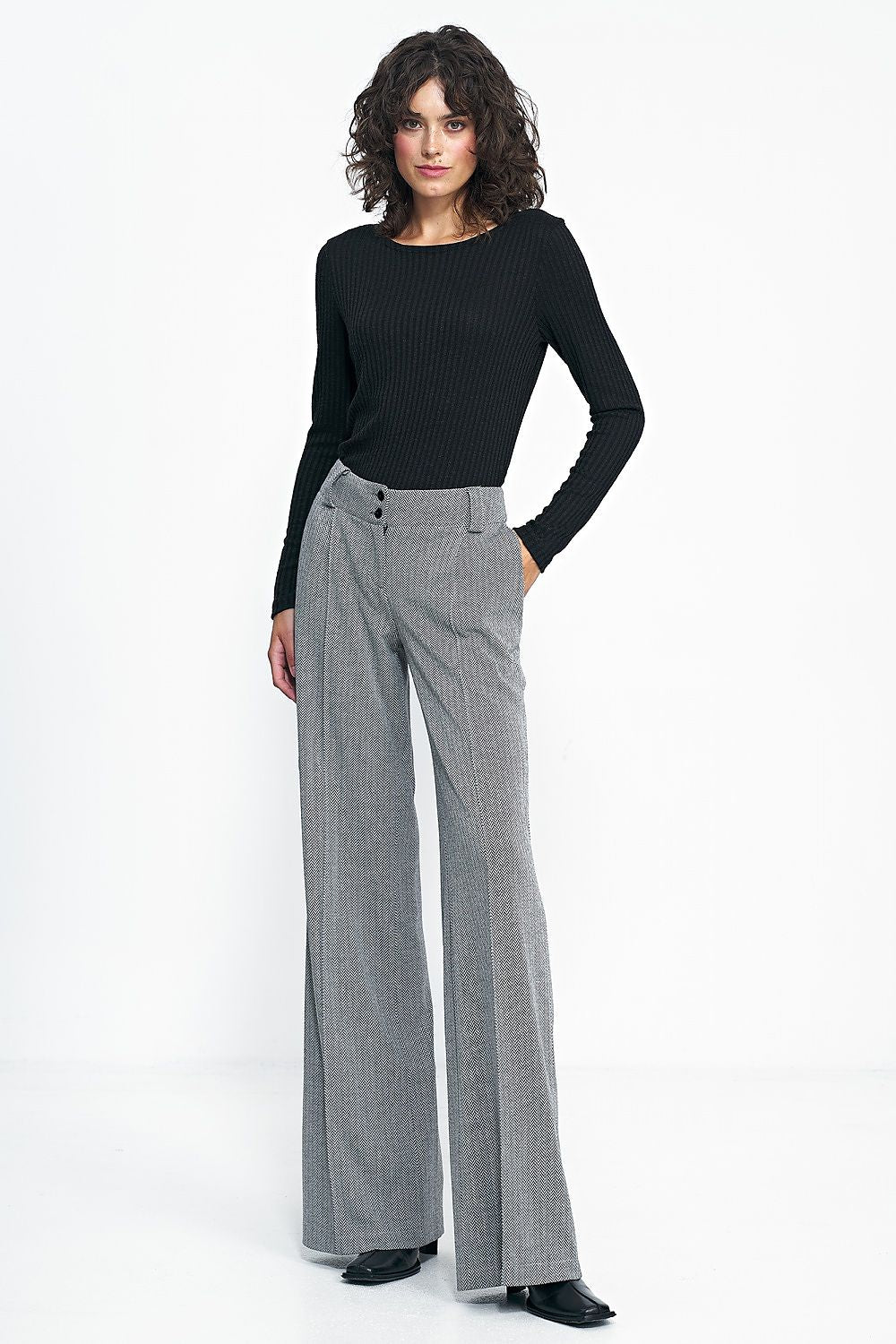 Lange Hose Model 184593 Nife