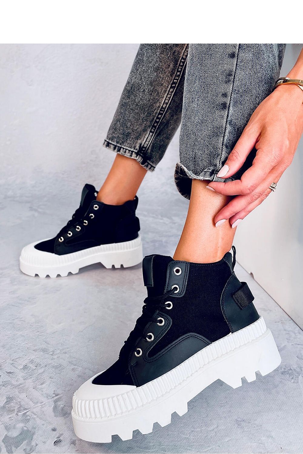 Sneakers Model 184644 Inello