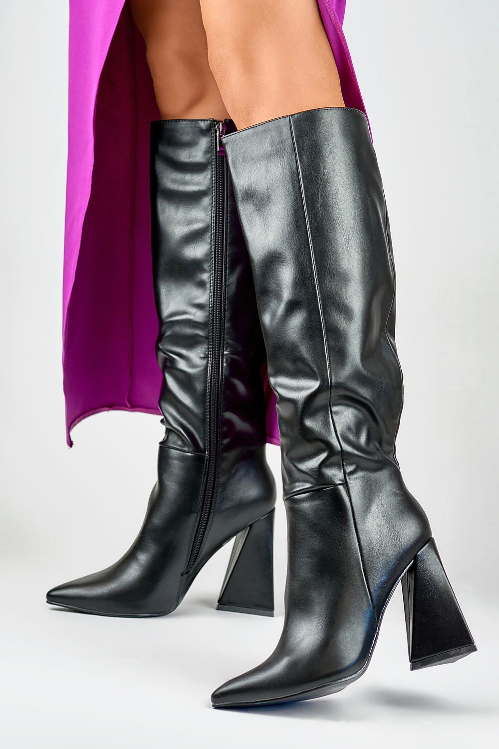 Stiefel mit Absätzen Model 185061 PRIMO