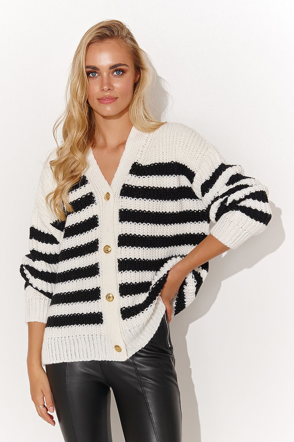Cardigan Model 185290 Makadamia